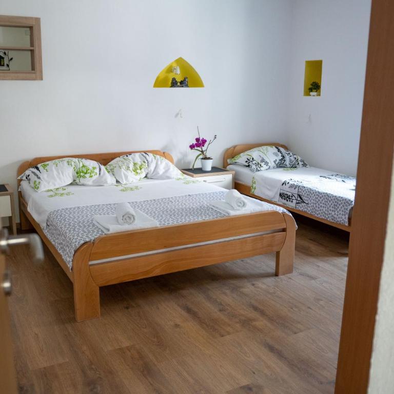 Apartments Uno - Four-Bedroom House - 14