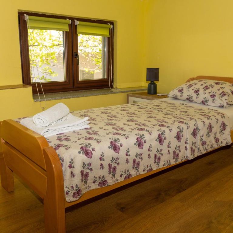 Apartments Uno - Four-Bedroom House - 9