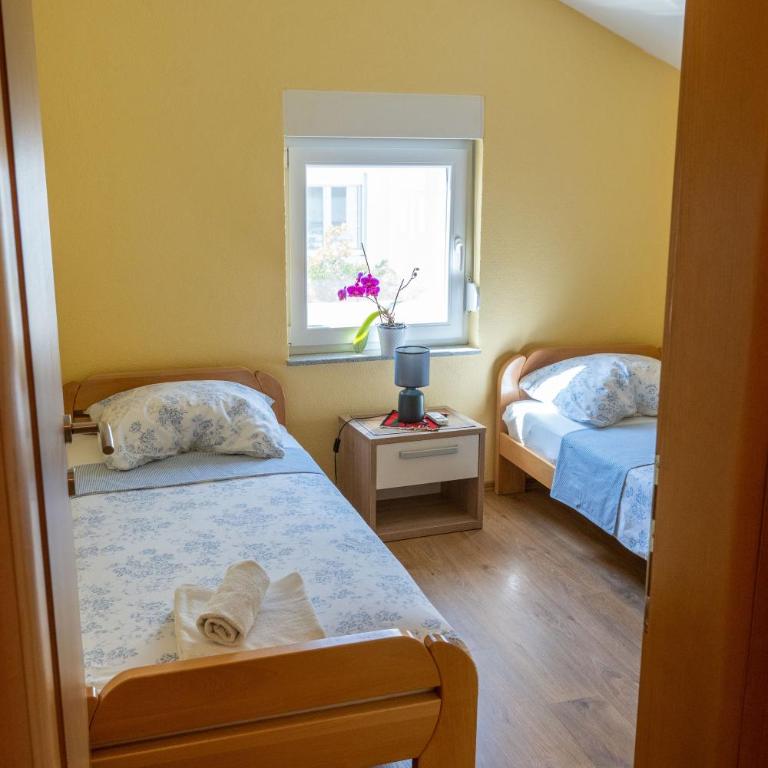 Apartments Uno - Four-Bedroom House - 7