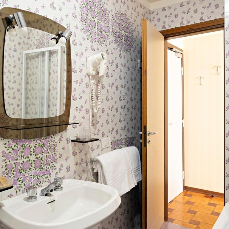 Hotel Mirage - Camera Matrimoniale Standard - 3