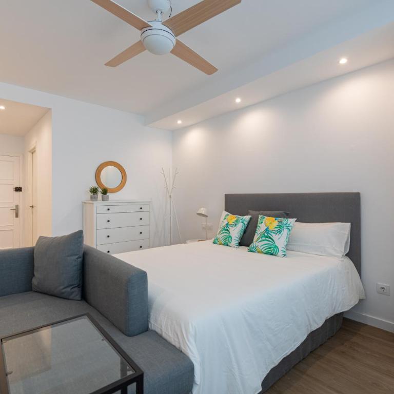 HomeForGuest Moderno Estudio junto a Las Canteras - Apartamento Estudio - 2