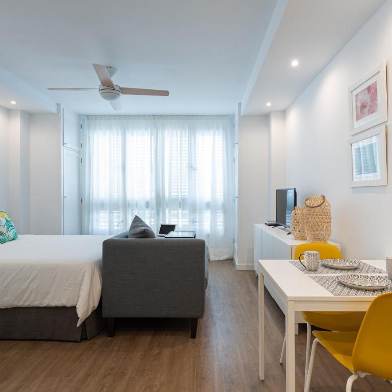 HomeForGuest Moderno Estudio junto a Las Canteras - Apartamento Estudio - 23