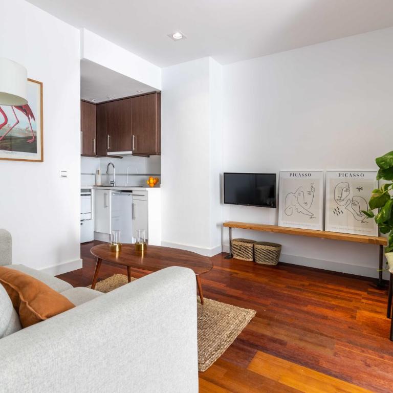 Living4Malaga Suite Flamingo Apartment - Suite Deluxe - 11