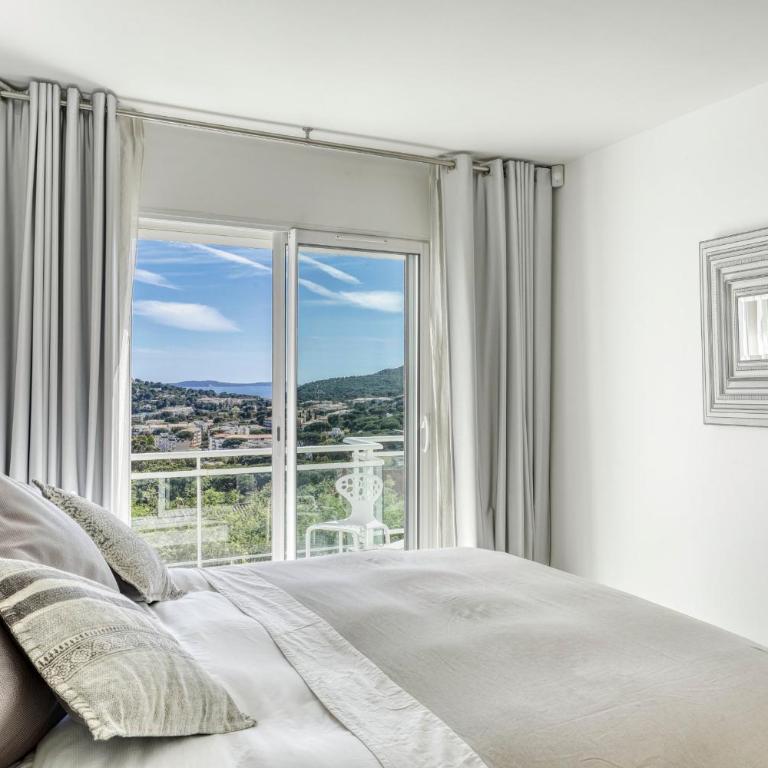Magnificent Contemporary 5-Star Villa with Sea View and heated Swimming Pool, near Saint Tropez - Villa - Vue sur Mer - 18