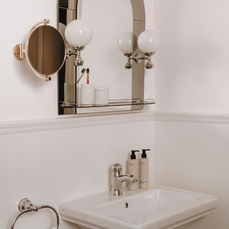 Parkhotel Mondschein, a Member of Design Hotels - Camera Matrimoniale - 7