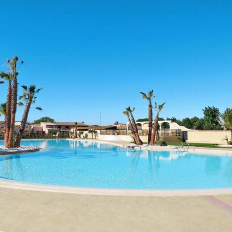 Maison avec piscine chauffée de Pâques à la toussaint accès animation & parc aquatique de juin à fin septembre - Haus mit 2 Schlafzimmern - 28