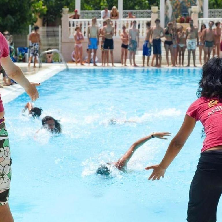 Maison avec piscine chauffée de Pâques à la toussaint accès animation & parc aquatique de juin à fin septembre - Haus mit 2 Schlafzimmern - 31