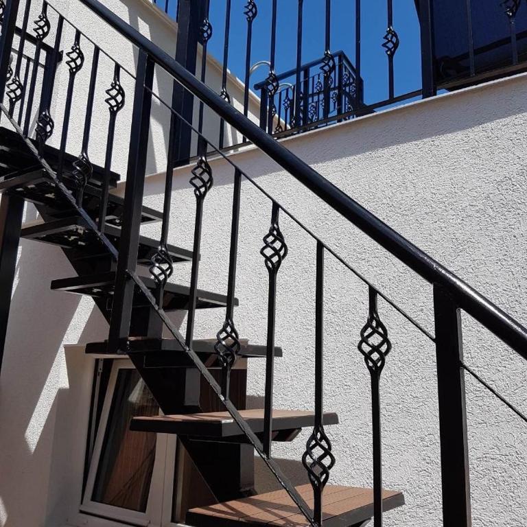 Sunshine Apartment with Private Pool and Parking - Superior Studio - 14