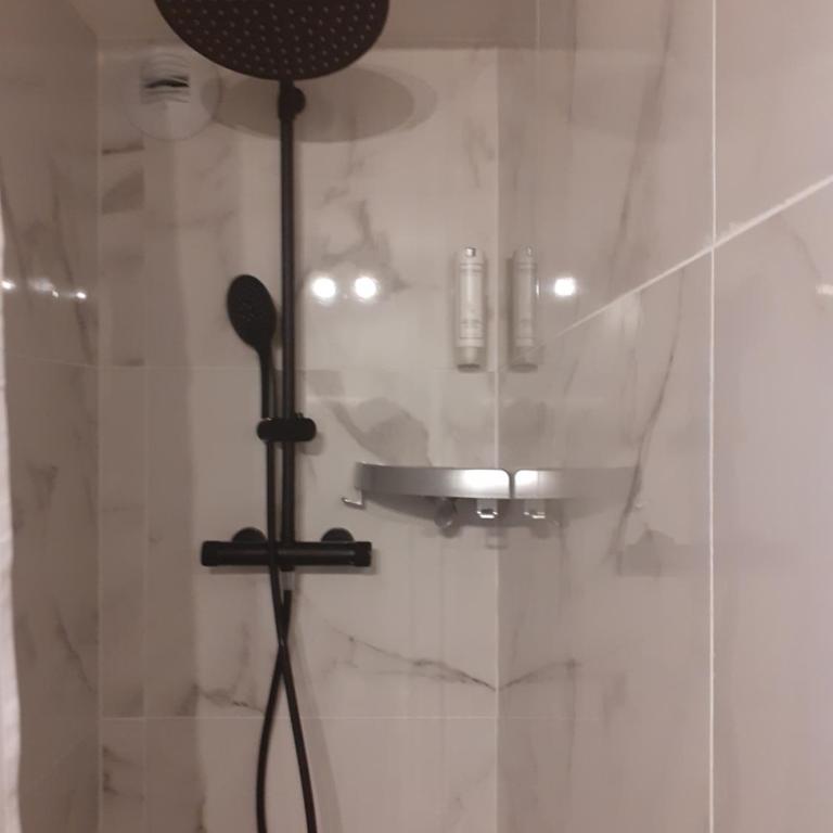 Hotel de Charme La Bonne Adresse - Logis hotels - Studio Supérieur - 3