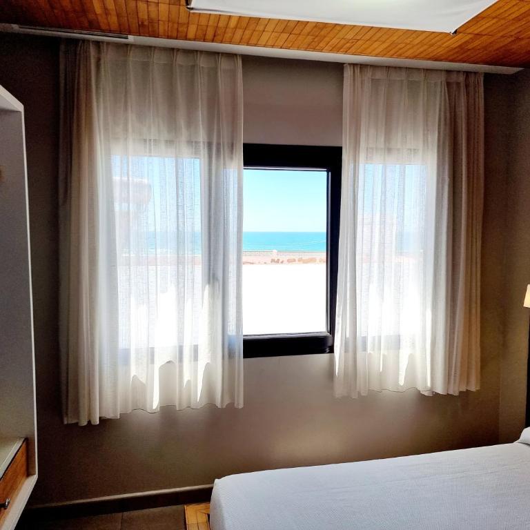 Apartamentos El Arrecife - Studio with Sea View and Spa Bath (2 Adults) - 4