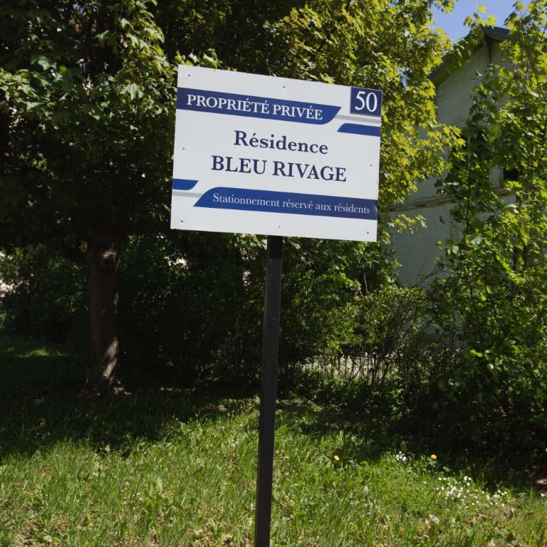 Les rives de l Allier F3 avec parking gratuit - Appartement 2 Chambres - 24