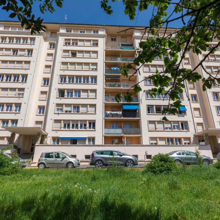 Les rives de l Allier F3 avec parking gratuit - Appartement 2 Chambres - 25