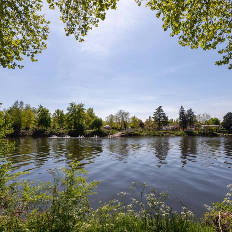 Les rives de l Allier F3 avec parking gratuit - Appartement 2 Chambres - 27