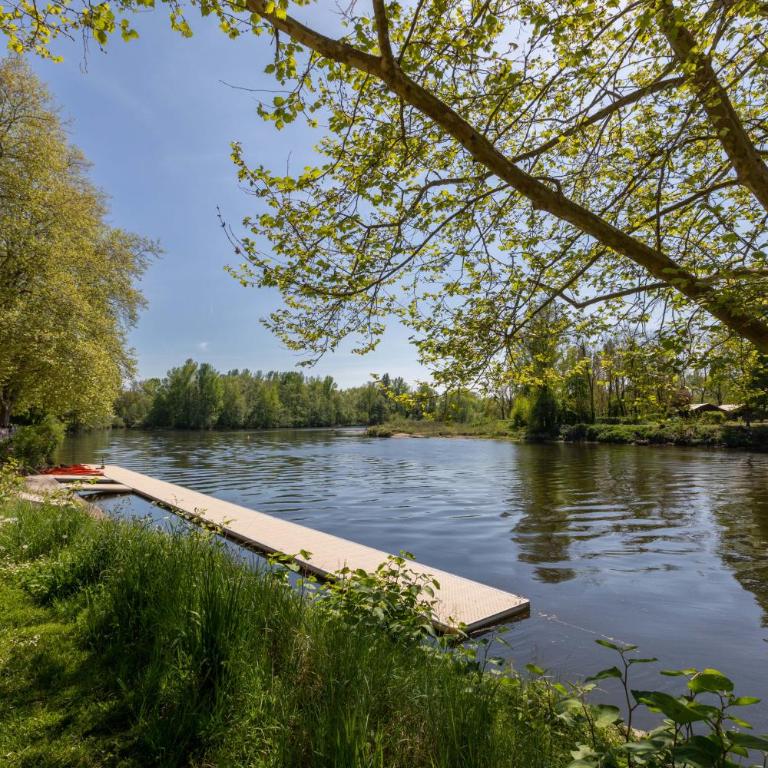 Les rives de l Allier F3 avec parking gratuit - Appartement 2 Chambres - 28