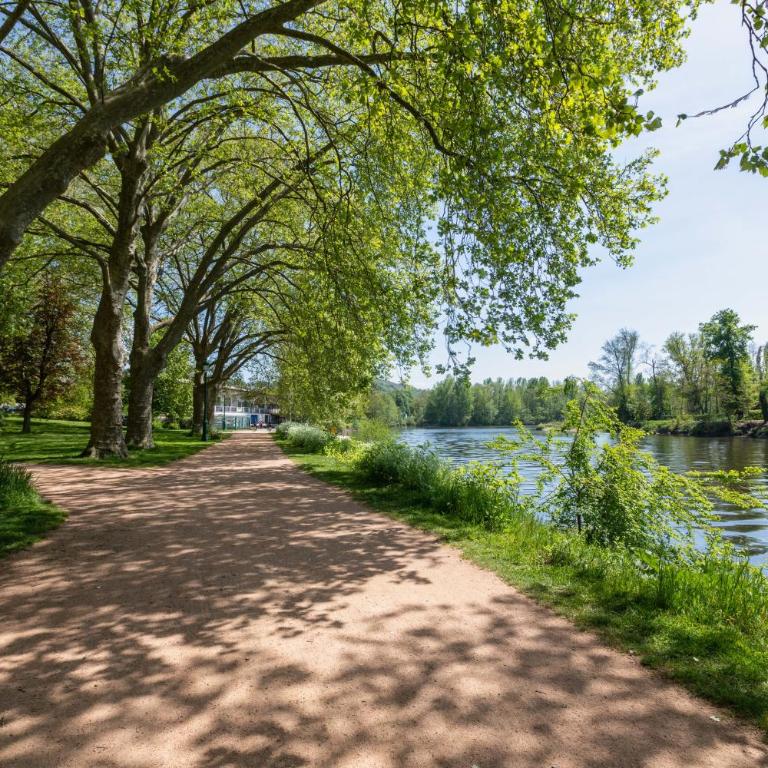 Les rives de l Allier F3 avec parking gratuit - Appartement 2 Chambres - 30