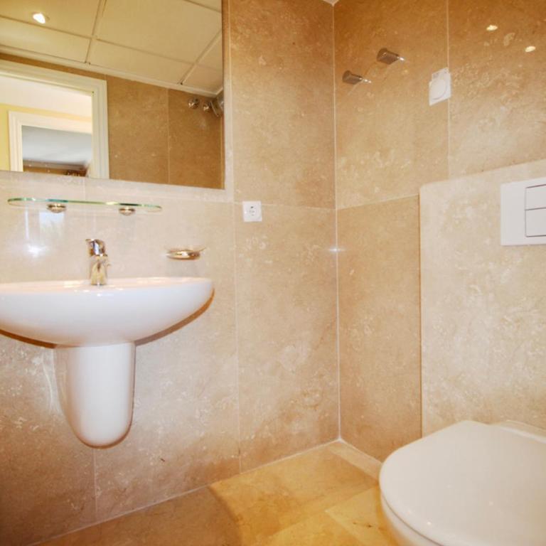 El Amanecer 81 by homeprive - Vacation Home - 43