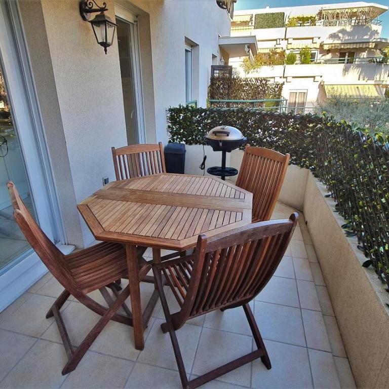 L'Atalante, 2 pièces 47m2 rénové résidence piscine - Appartement 1 Chambre - 15