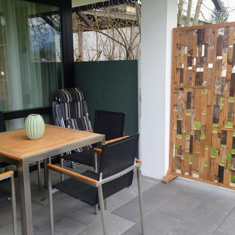 Maurers Schlierseetraum 6, Studio 455 mit 42 qm neu renoviert, Erdgeschoss mit eingezäunter Terrasse in ruhiger Lage am Kirchbichlweg 8 - Apartment mit 1 Schlafzimmer - 9