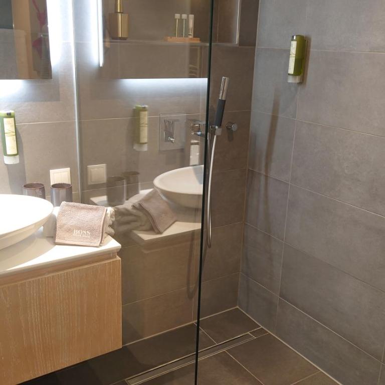 Maurers Schlierseetraum 6, Studio 455 mit 42 qm neu renoviert, Erdgeschoss mit eingezäunter Terrasse in ruhiger Lage am Kirchbichlweg 8 - Apartment mit 1 Schlafzimmer - 15