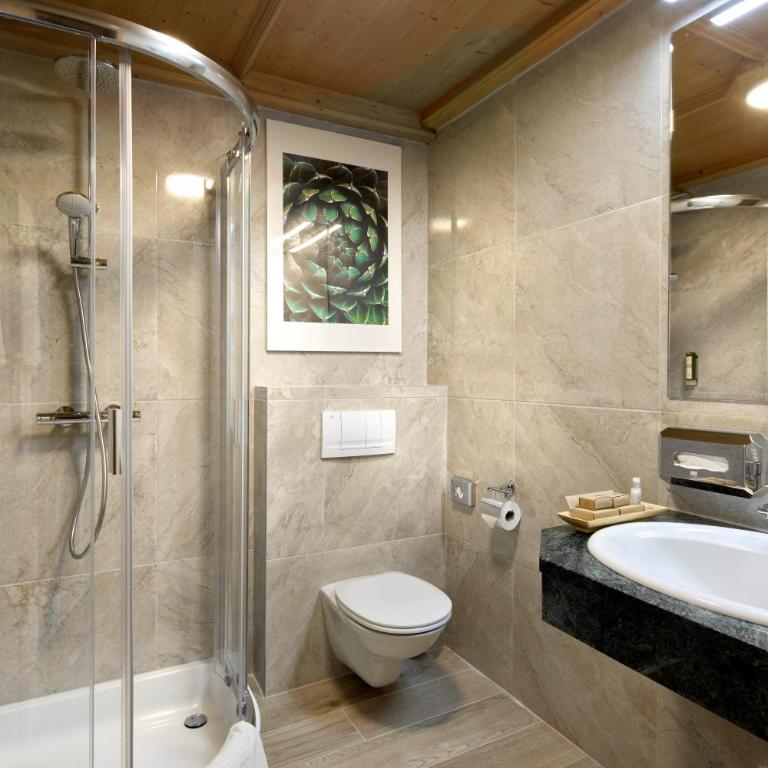 ever grün KAPRUN inkl Zell am See-Kaprun Sommerkarte - Junior Suite mit Balkon - 3