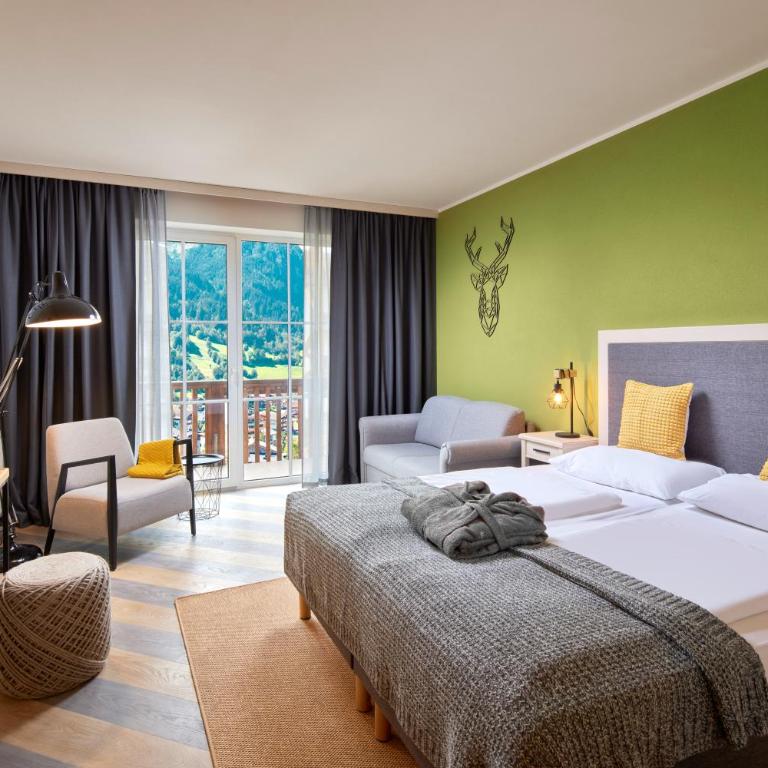 ever grün KAPRUN inkl Zell am See-Kaprun Sommerkarte - Deluxe Doppelzimmer mit Balkon - 1