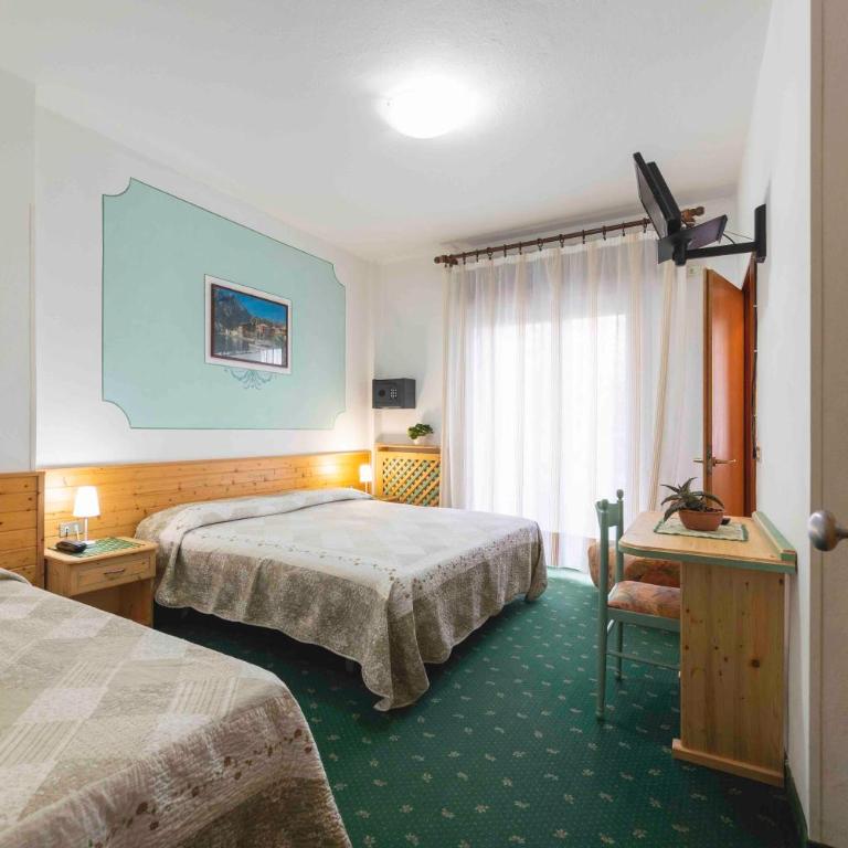 Hotel Castel Mani - Economy Dreibettzimmer - 5