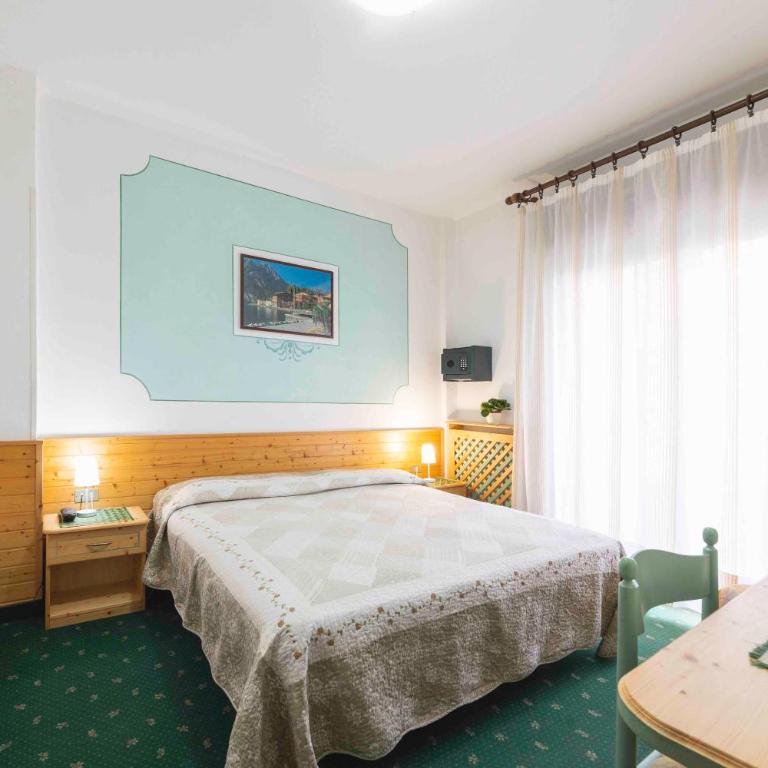 Hotel Castel Mani - Economy Dreibettzimmer - 1