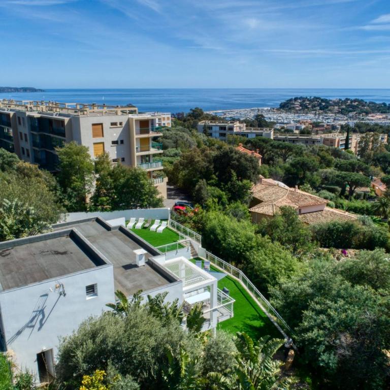 Magnificent Contemporary 5-Star Villa with Sea View and heated Swimming Pool, near Saint Tropez - Villa - Vue sur Mer - 33