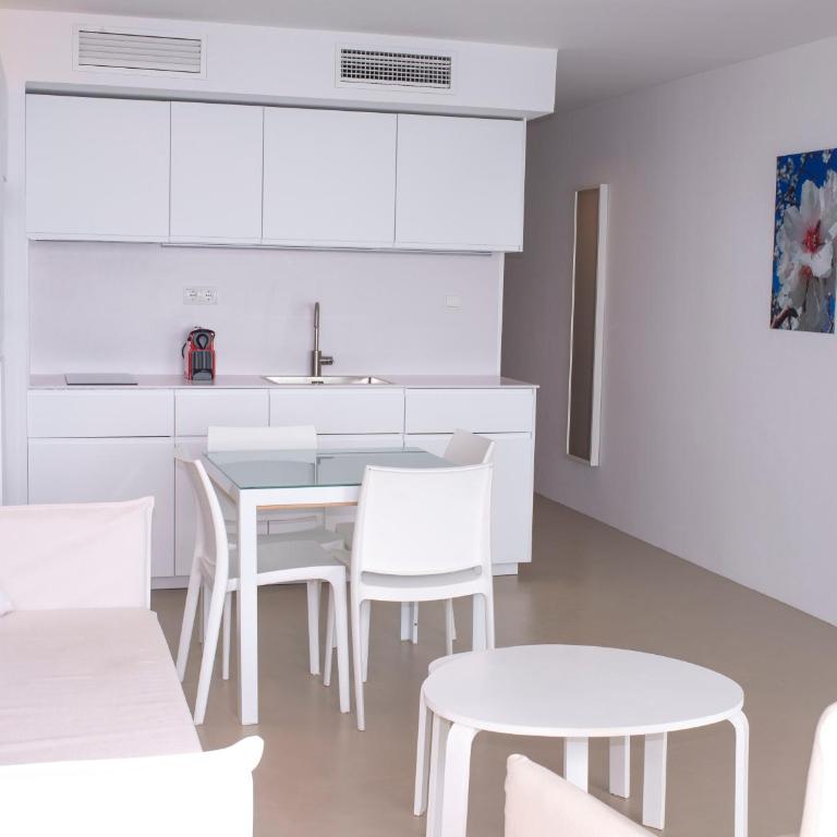 Apartamentos Llobet Ibiza - Apartamento Superior con vistas al jardín - 9