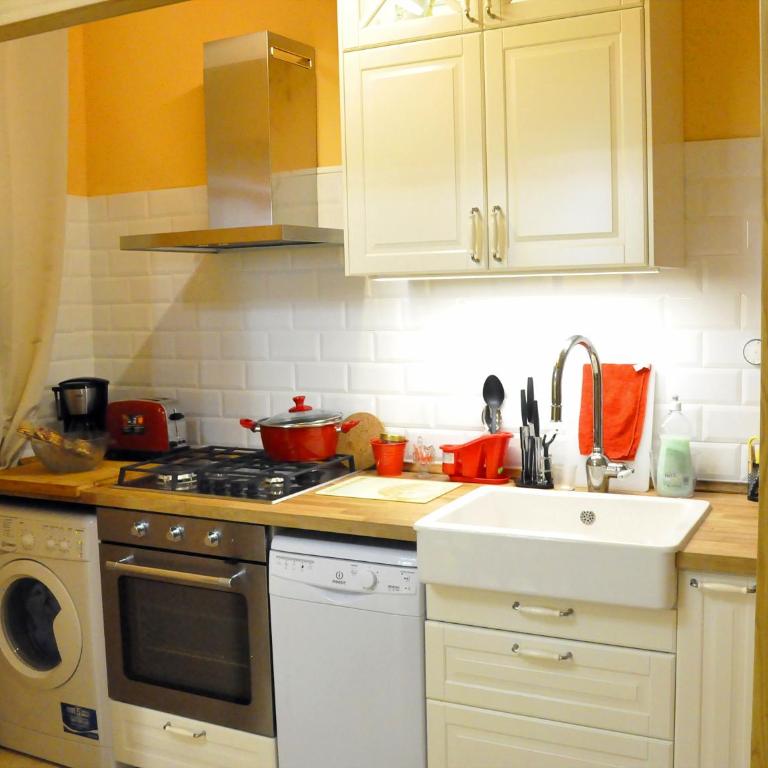 Cozy apartment in Valencia center - Two-Bedroom Apartment with Terrace - 11