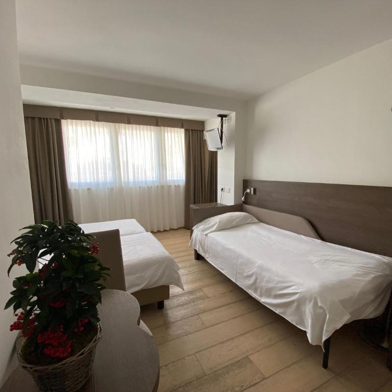 Grand Hotel Miramonti - Camera Familiare Deluxe - 4