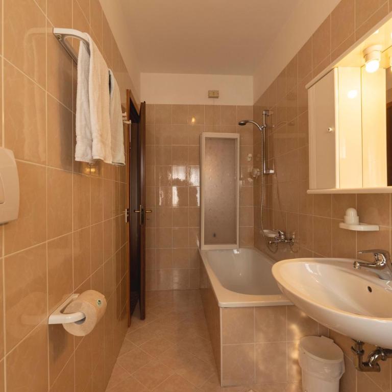 Hotel Castel Mani - Standard Doppelzimmer - 5