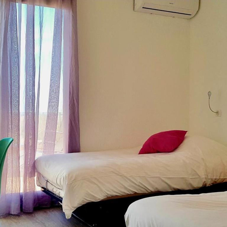 Sunrise Beach Hotel - Chambre Triple - 1