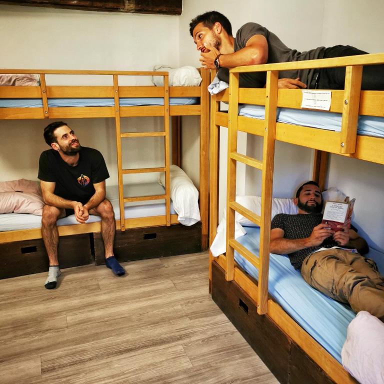 Auberge de Jeunesse HI Serre-Chevalier - Lit dans Dortoir pour Hommes de 4 Lits - 4