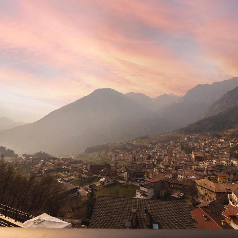 Hotel Castel Mani - Zimmer mit Queensize-Bett und Whirlpool-Badewanne - 4