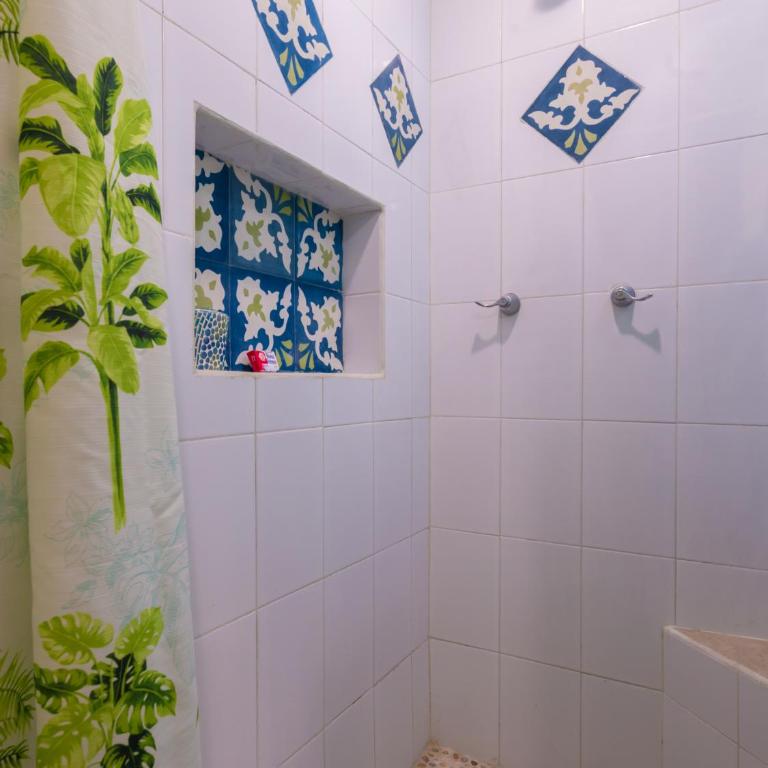 Casa Cielo Studio 1 with Tropical Garden Patio - Studio with Garden View - 16