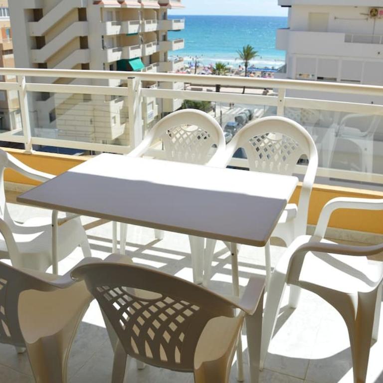 Apartamento céntrico en la playa con piscina. - Apartamento - 19