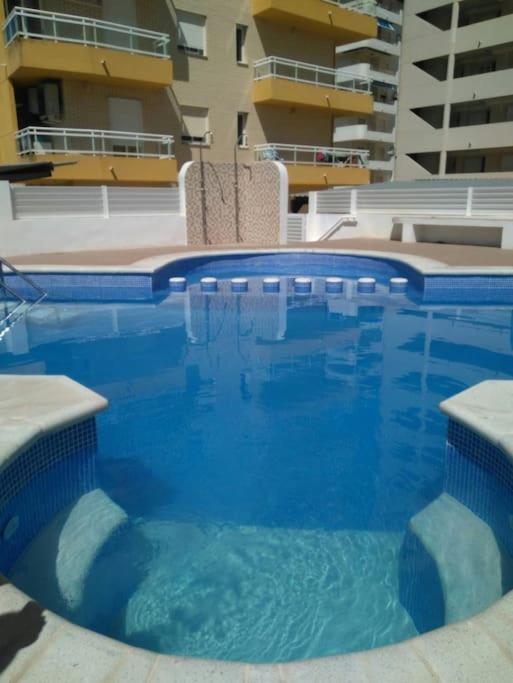 Apartamento céntrico en la playa con piscina. - Apartamento - 27