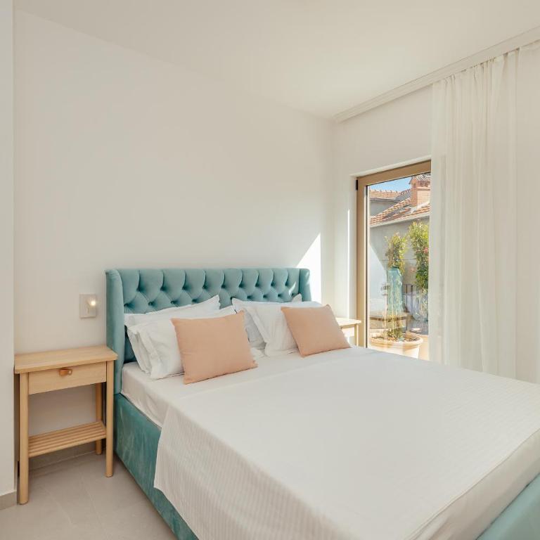 Boka Apartment 6 - Two-Bedroom Apartment - 4