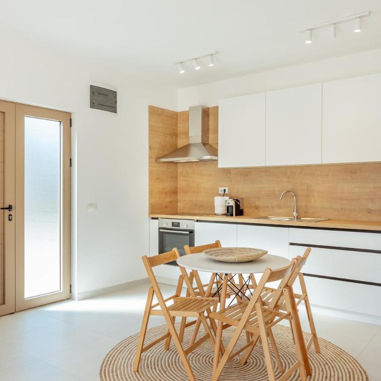 Boka Apartment 6 - Two-Bedroom Apartment - 10