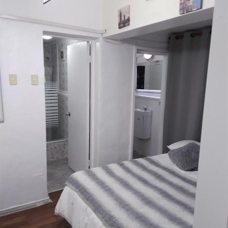 Hostal Casamar-Viña 5 norte 1061 - Habitación Familiar con baño privado - 1
