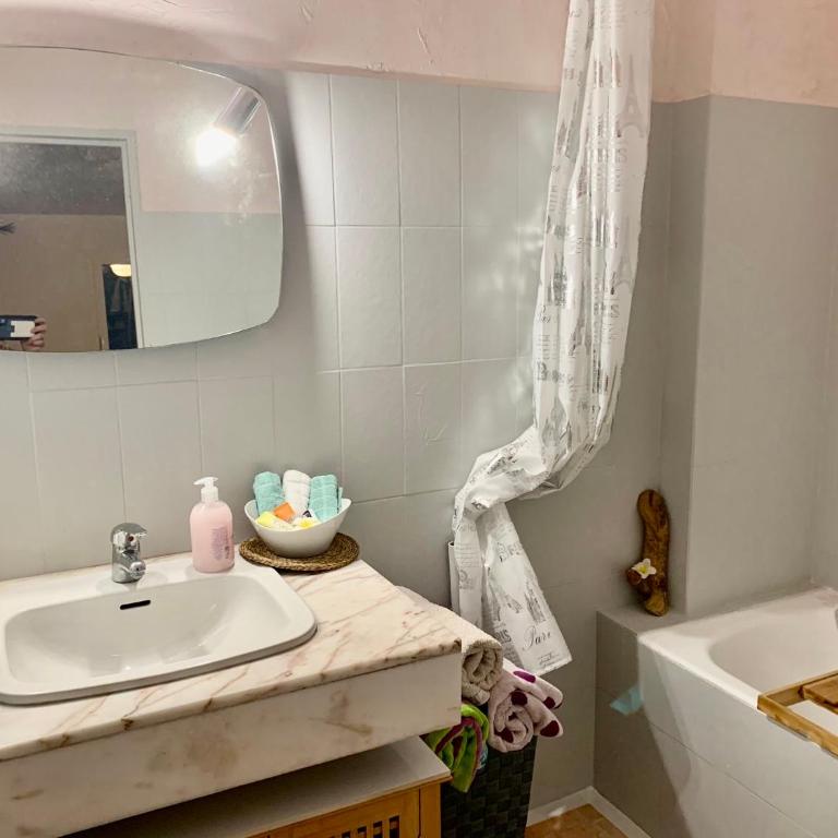 Luxurious Studio in Cannes 450m from sea with Terrace and Air Conditioning and private Parking - Appartement 1 Chambre - 38