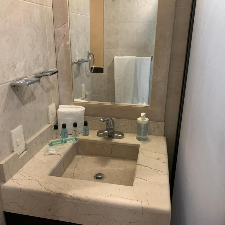Hotel Escala Puebla Centro - Apartamento Superior - 11