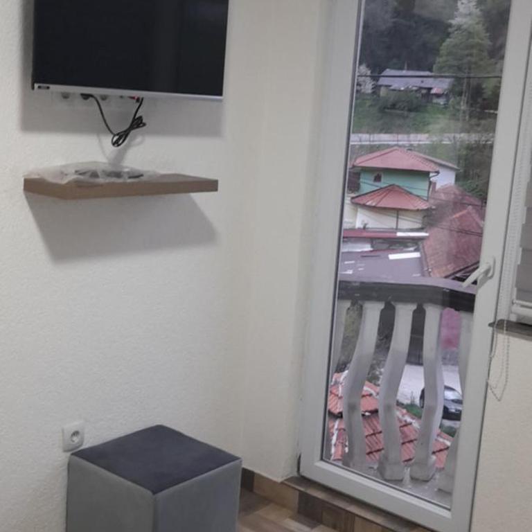Apartments Daut's Tower - Dvokrevetna Soba sa Bračnim Krevetom - 11
