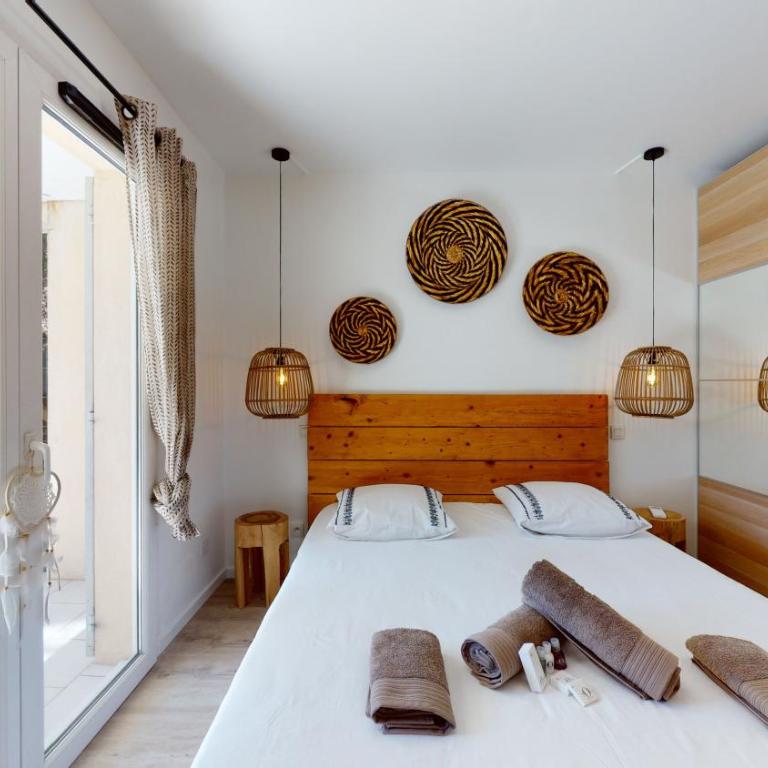 Appartement T2 : Jardin, Piscine, Parking à Sainte-Maxime - Appartement 1 Chambre - 3