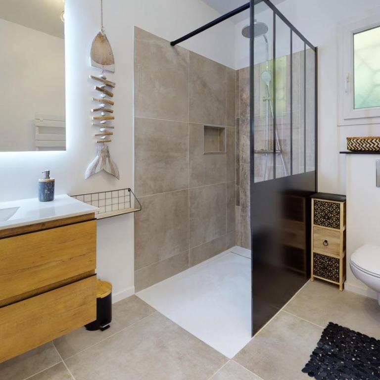 Appartement T2 : Jardin, Piscine, Parking à Sainte-Maxime - Appartement 1 Chambre - 11
