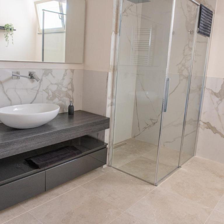 VILLA CITTADELLA - Appartamento con 2 Camere da Letto - 82