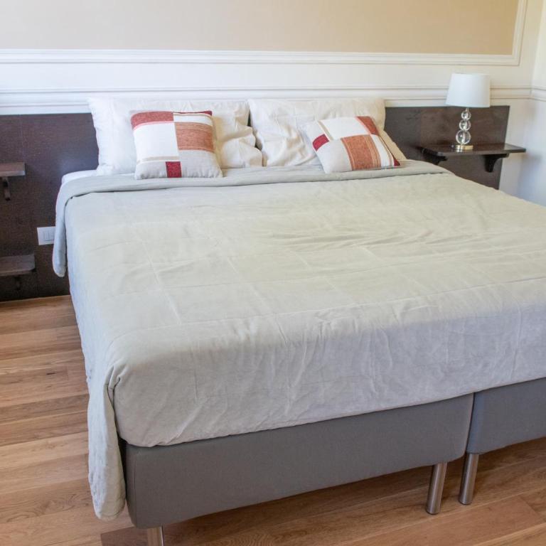 VILLA CITTADELLA - Appartamento con 2 Camere da Letto - 80