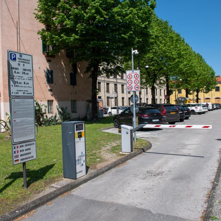 VILLA CITTADELLA - Appartamento con 2 Camere da Letto - 89