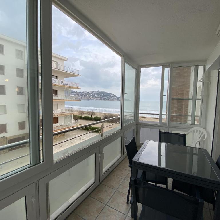 Residencia de la Platja - Apartamento con vistas al mar - 1